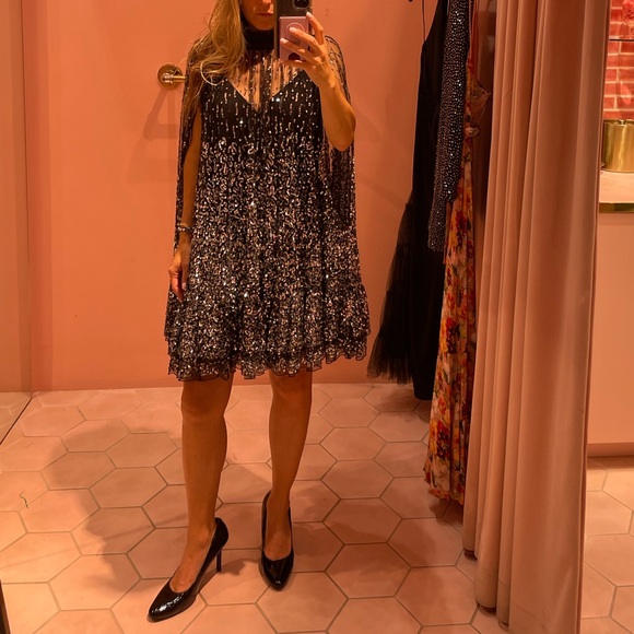 Alice & Olivia Zenon Dress. Size 4. Worn once, perfect condition. Black - Picture 3 of 4